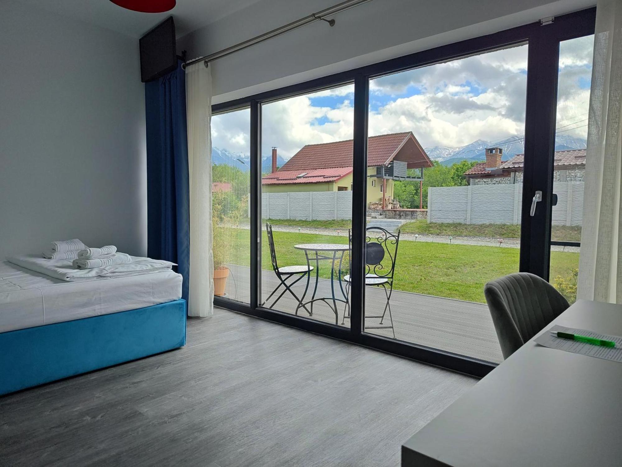 Villa Jai Giridhari Avrig Zimmer foto